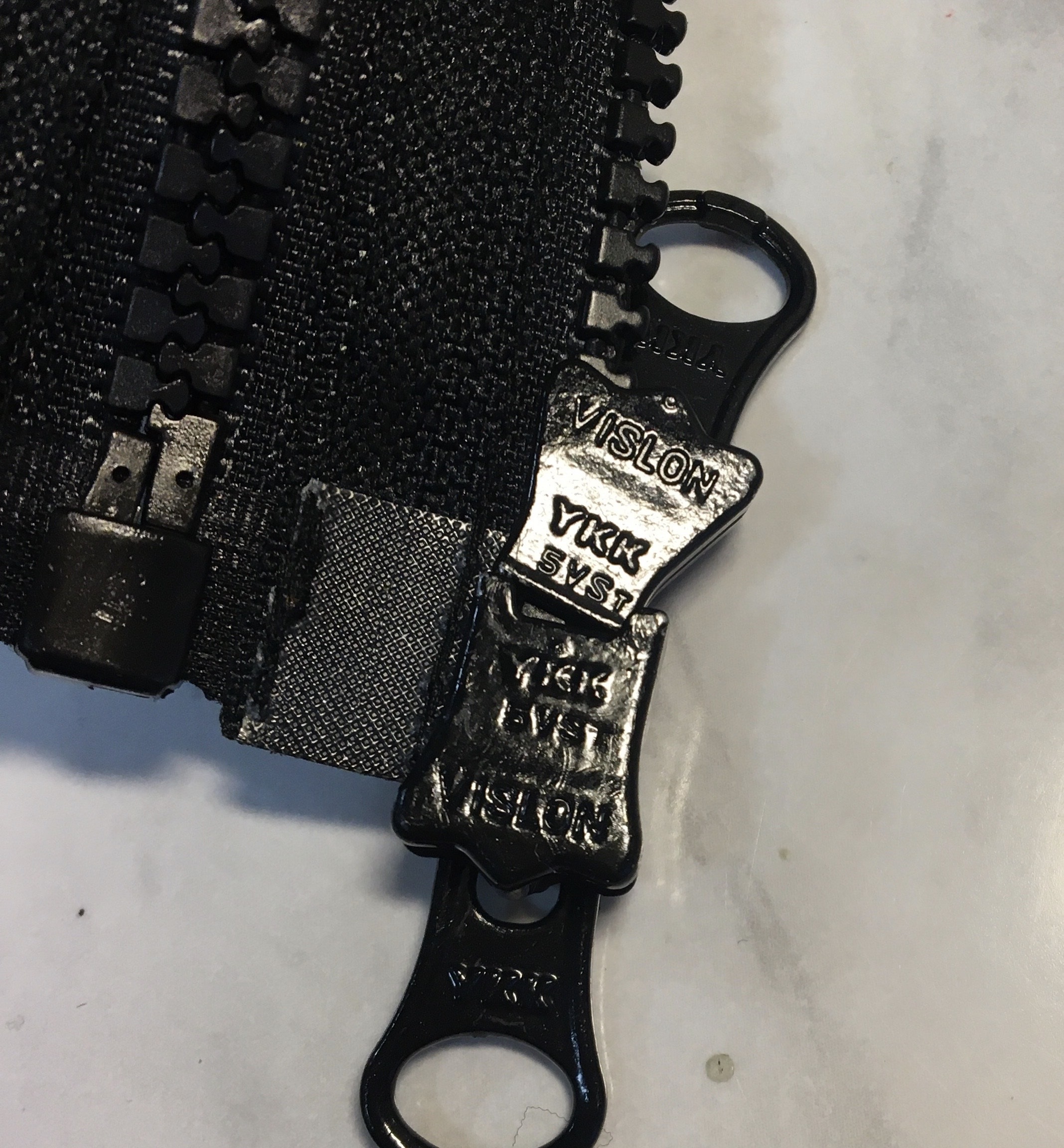 ZIP ADAPTÉR YKK KOSTĚNÝ 5 MM dva jezdce - PRODLUŽOVACÍ až na 120 cm