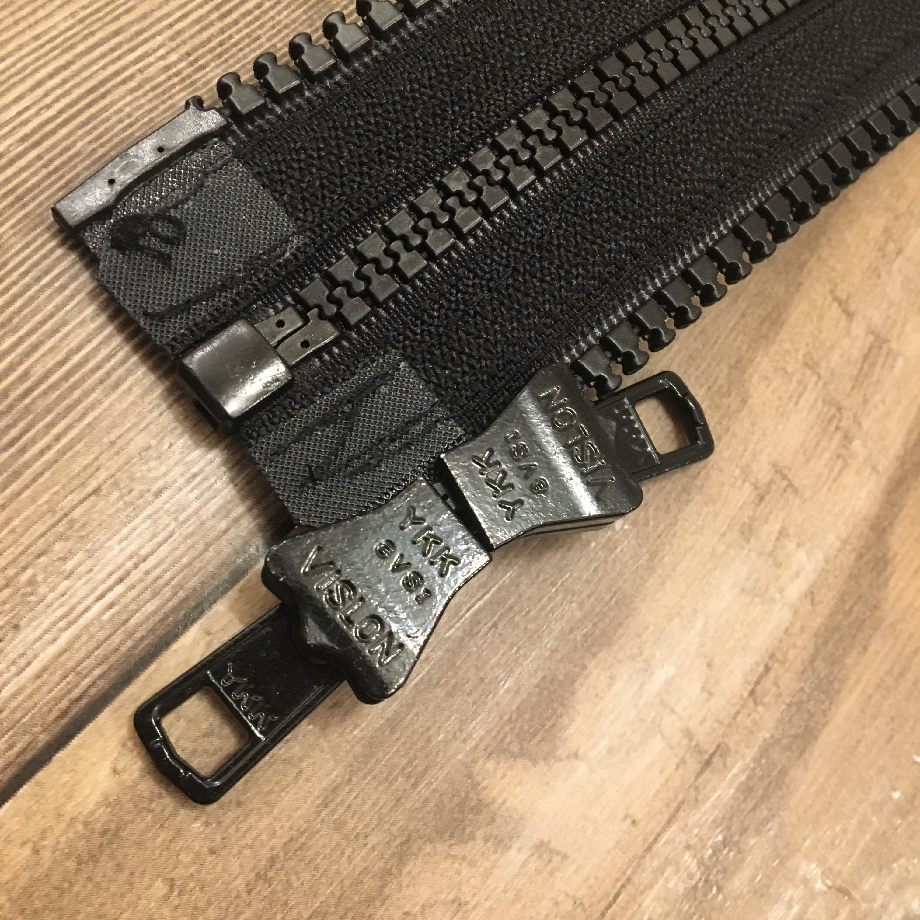 ZIP ADAPTÉR YKK KOSTĚNÝ 8 MM dva jezdce