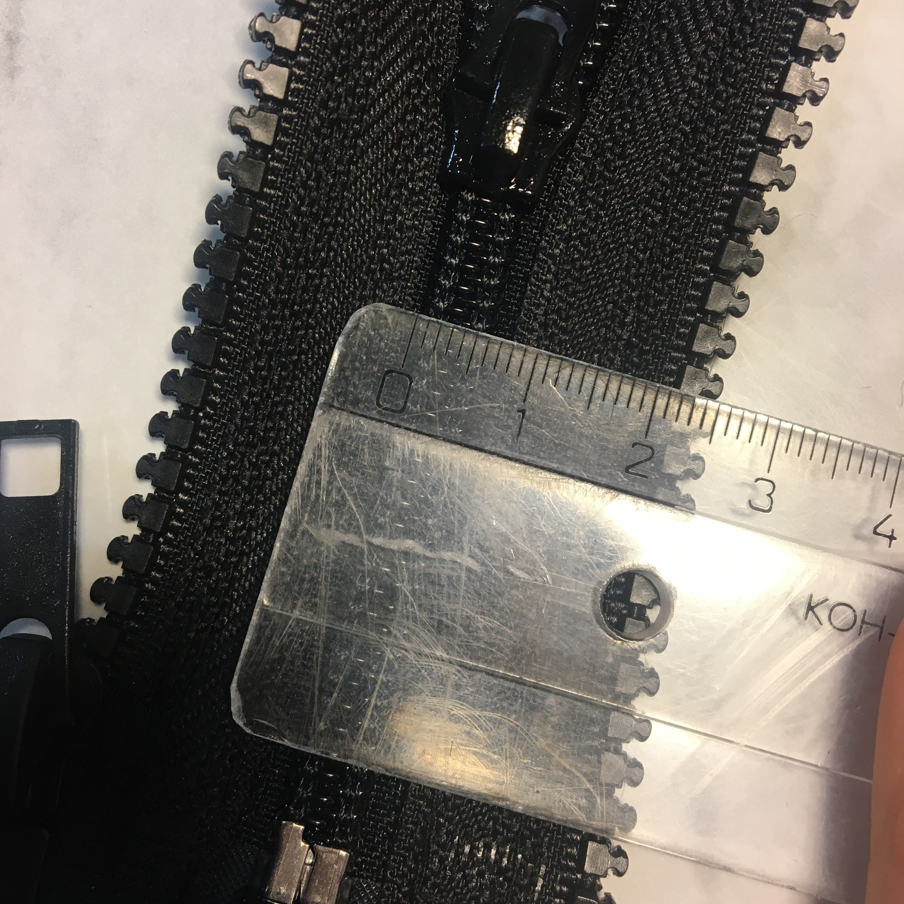 ZIP ADAPTÉR YKK SPIRÁLOVÝ 5C 6 MM dva jezdce