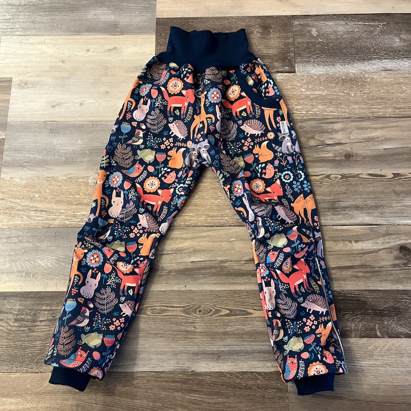 SOFTSHELLOVÉ KALHOTY S FLÍSEM lesní zvířátka