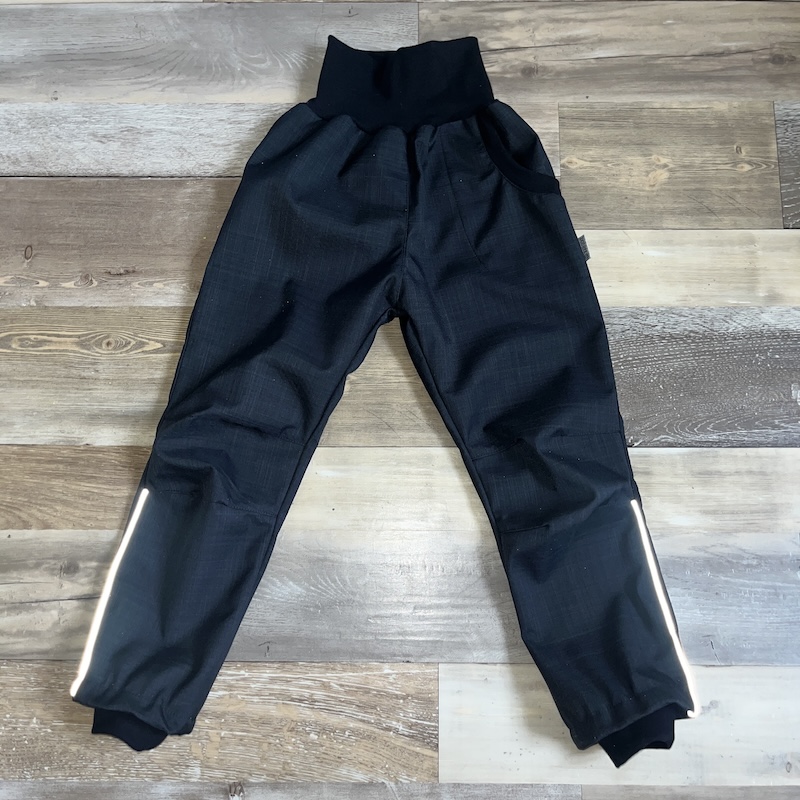 JARNÍ SOFTSHELLOVÉ KALHOTY žíhaná černá