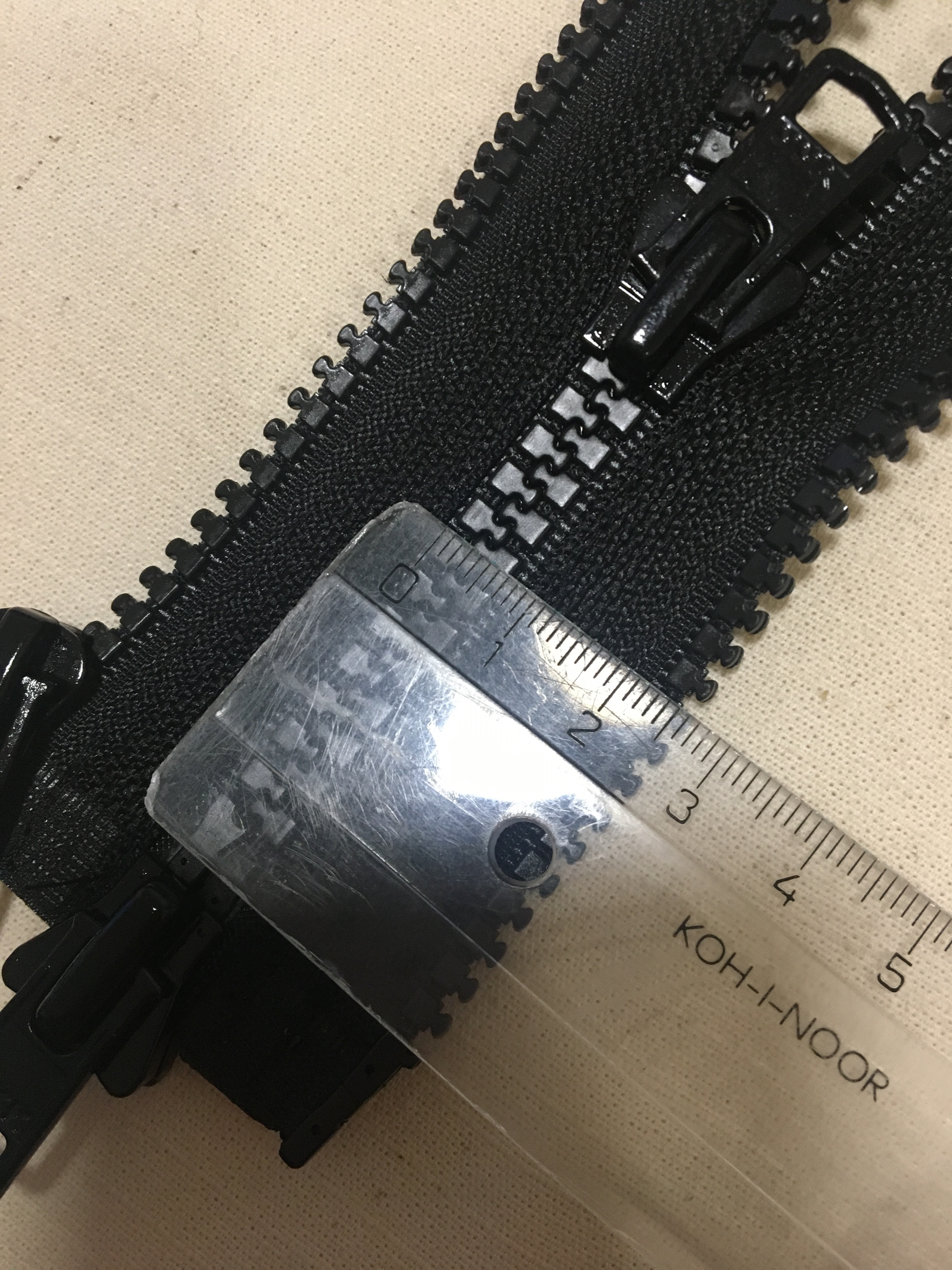 ZIP ADAPTÉR YKK KOSTĚNÝ 8 MM dva jezdce
