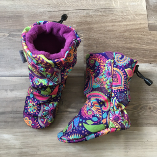 CAPÁČKY SOFTSHELL A FLEECE etno 13 cm