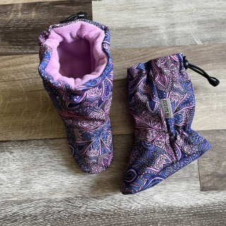 CAPÁČKY SOFTSHELL A FLEECE fialová mandala 11 cm