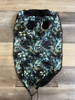 VSADKA S KAPUCKOU smaragdové listy