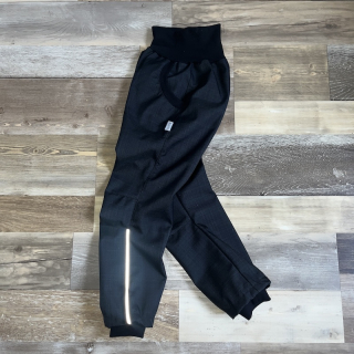 JARNÍ SOFTSHELLOVÉ KALHOTY žíhaná černá